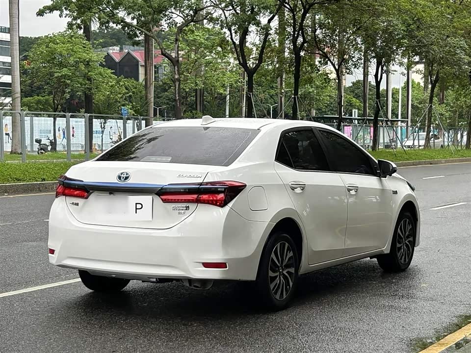 Toyota Corolla dual engine E+ Toyota Corolla dual engine E+