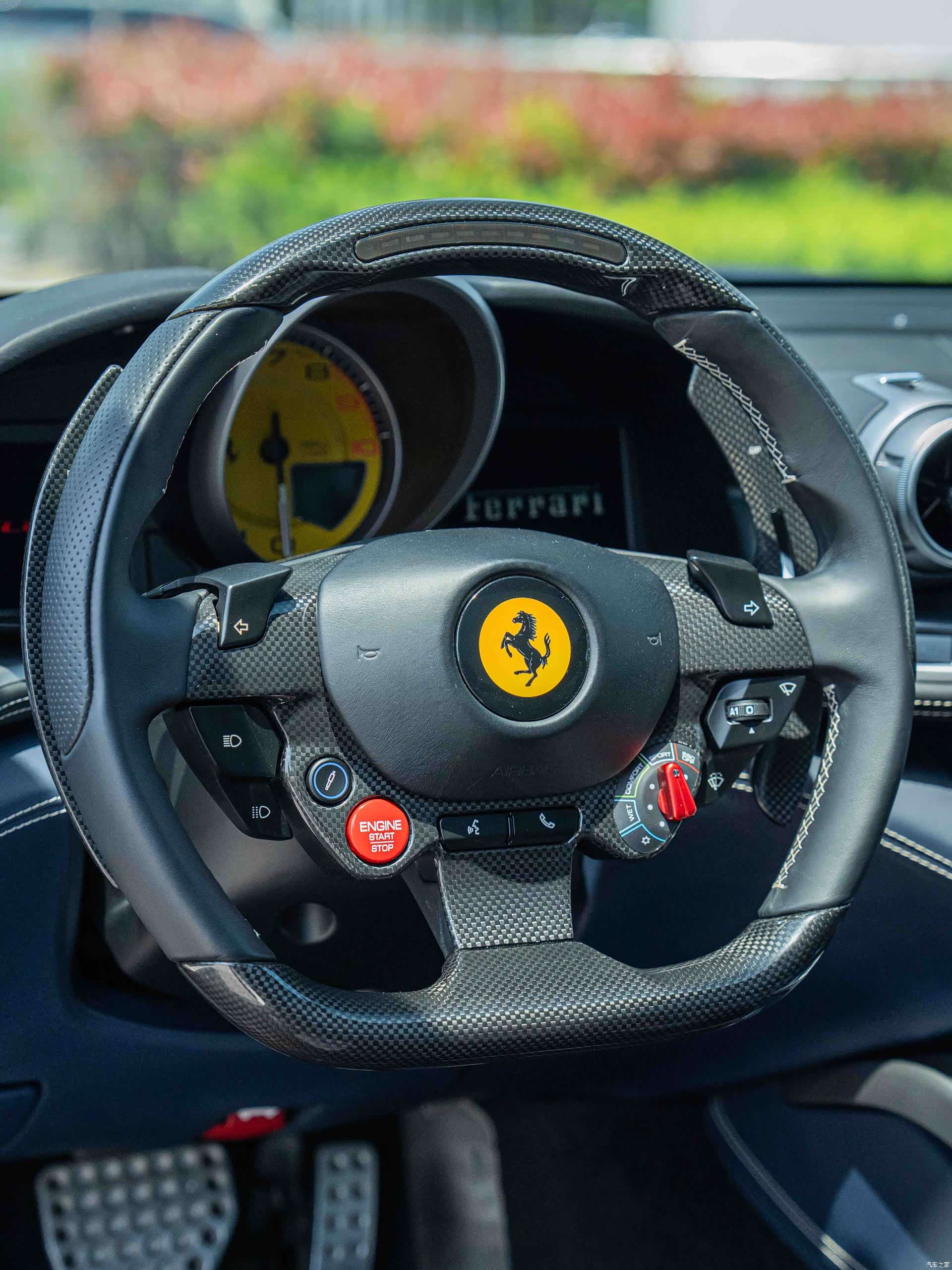 Ferrari GTC4Lus, 2017 13