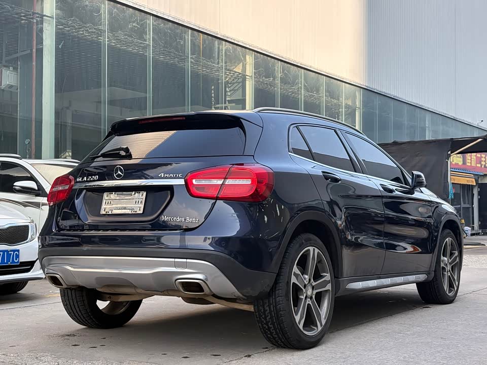 Mercedes-Benz GLA