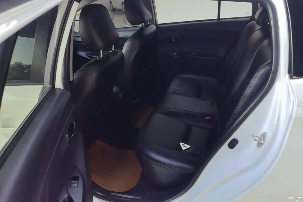 Toyota YARiS L, 2019 11