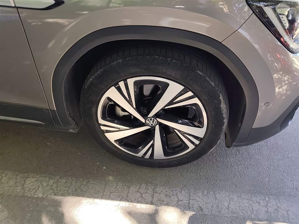 Volkswagen ID.6 CROZZ