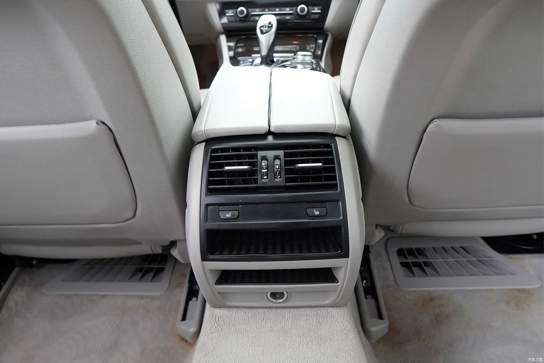 BMW 5 Series, 2012 23