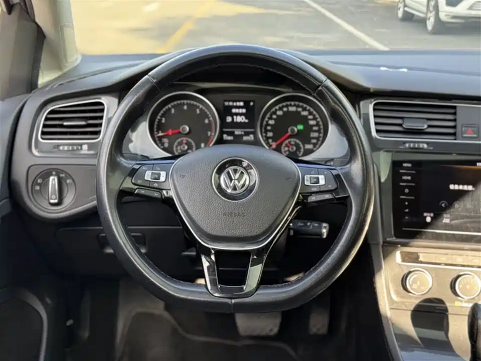 Volkswagen golf