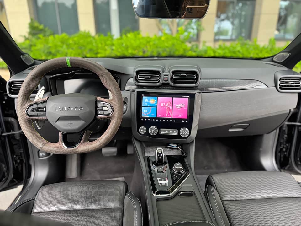 Lynk & Co 03