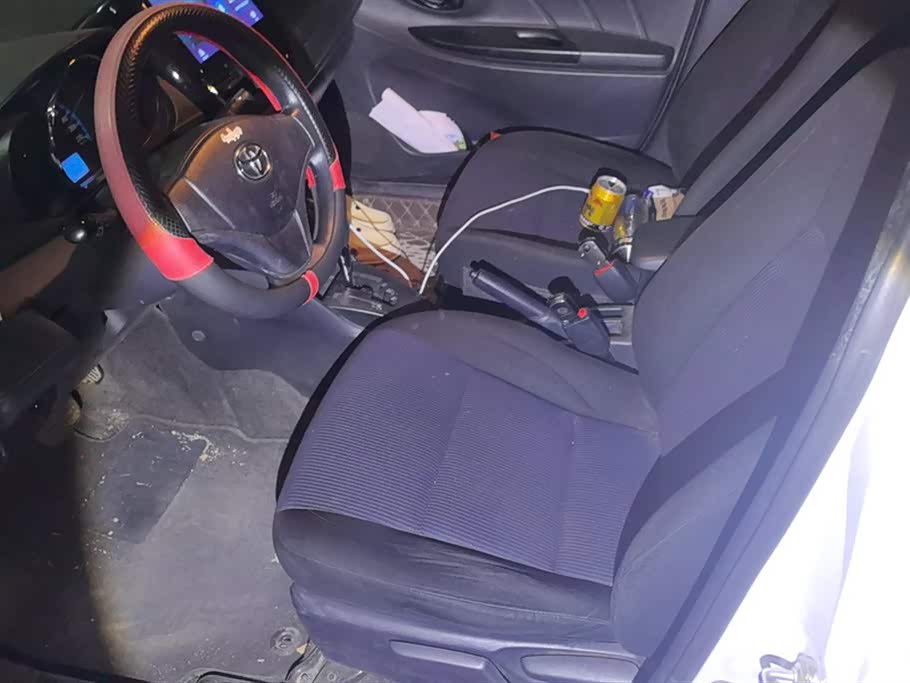 Toyota YARiS L to enjoy