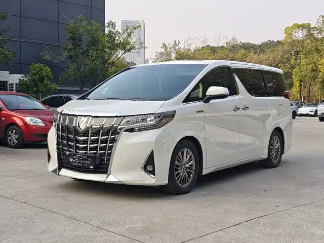 Toyota Alphard 2022 — купить из Китая под заказ