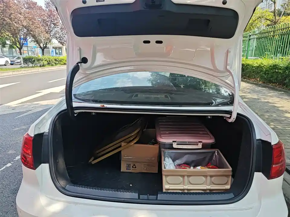 Volkswagen Sagitar Volkswagen Sagitar