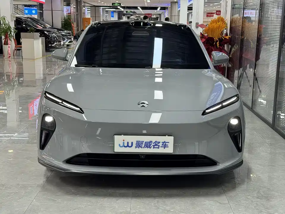 NIO ET5