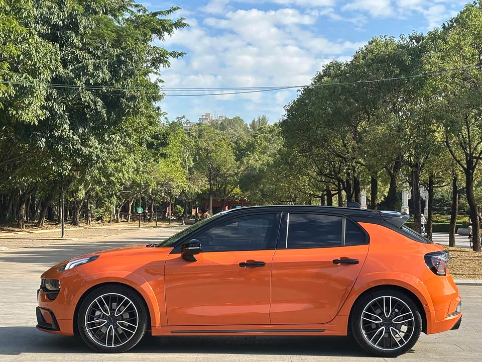 Lynk & Co 02 Hatchback