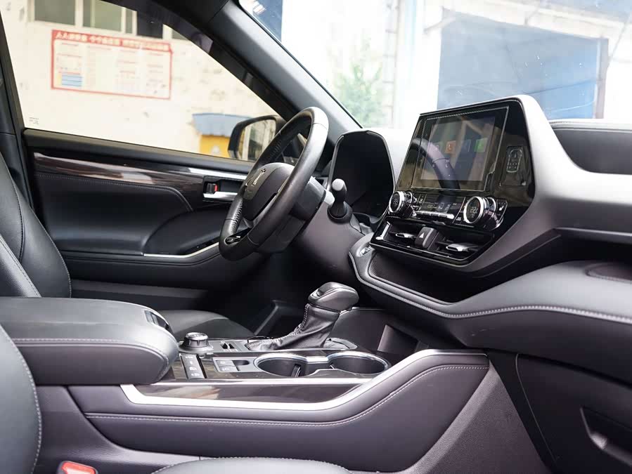 Toyota Crown Kluger 2023, фото 23