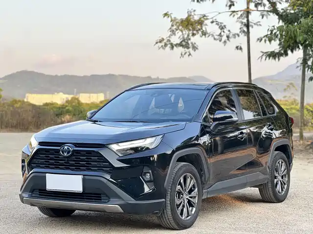 Toyota RAV4 2023 — купить из Китая под заказ