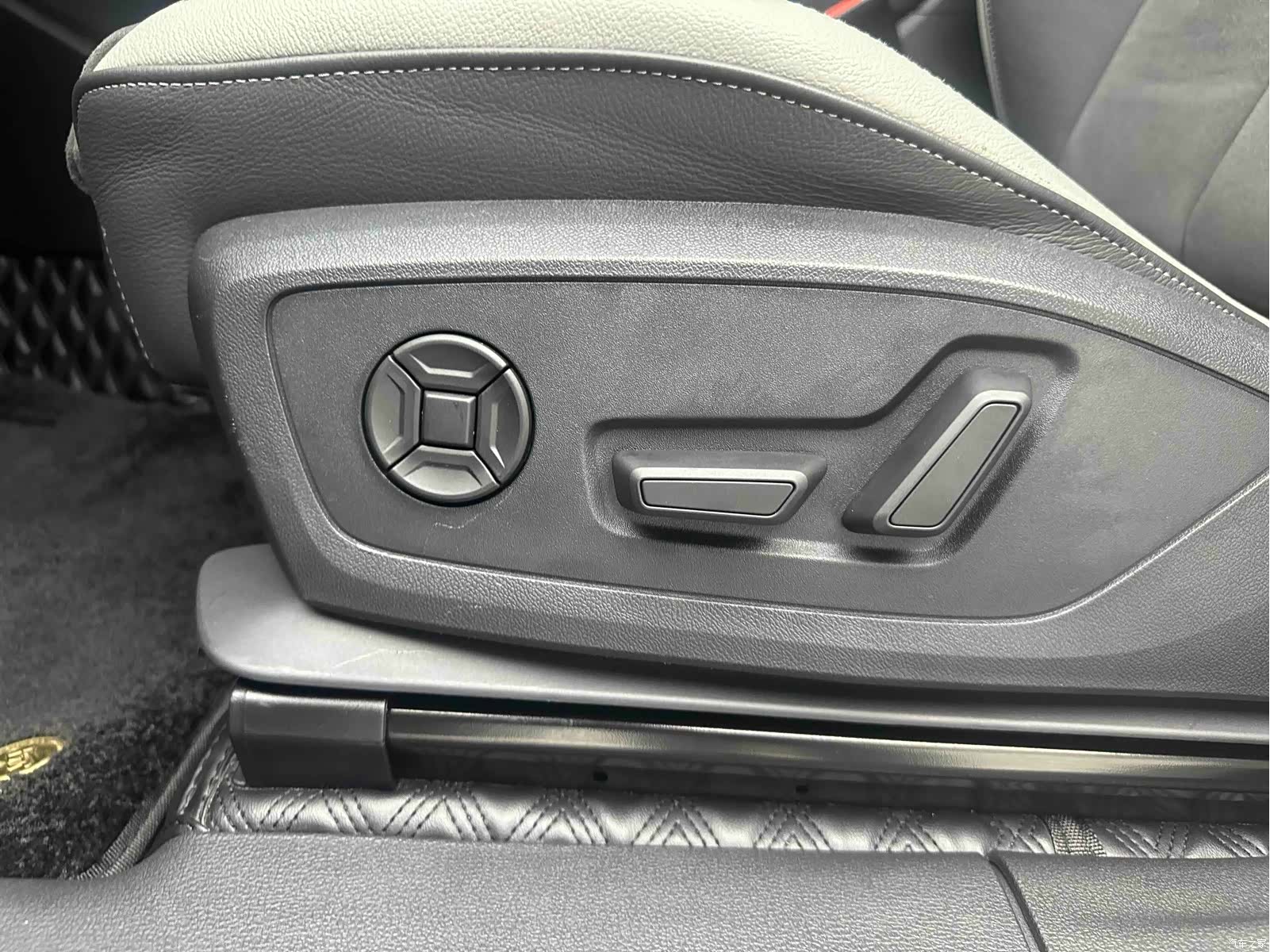 Audi Q3, 2022 11