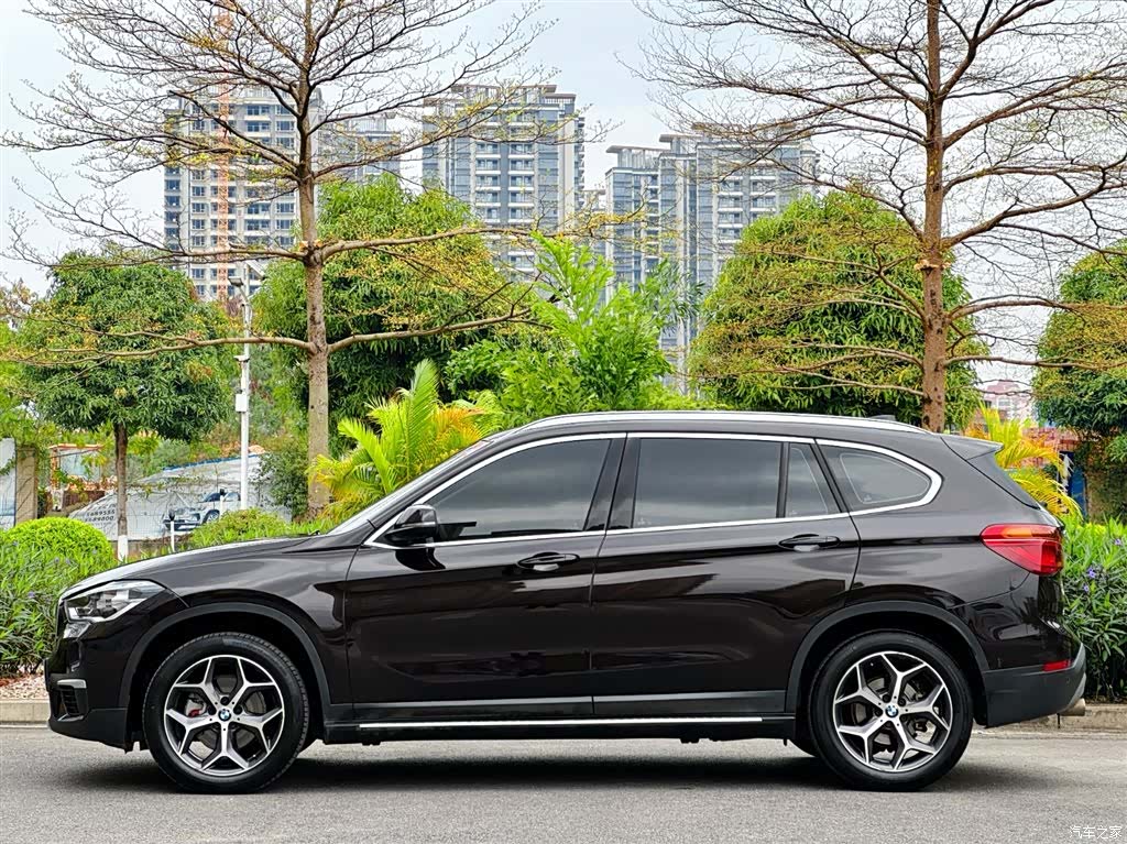 BMW X1, 2019 все фото