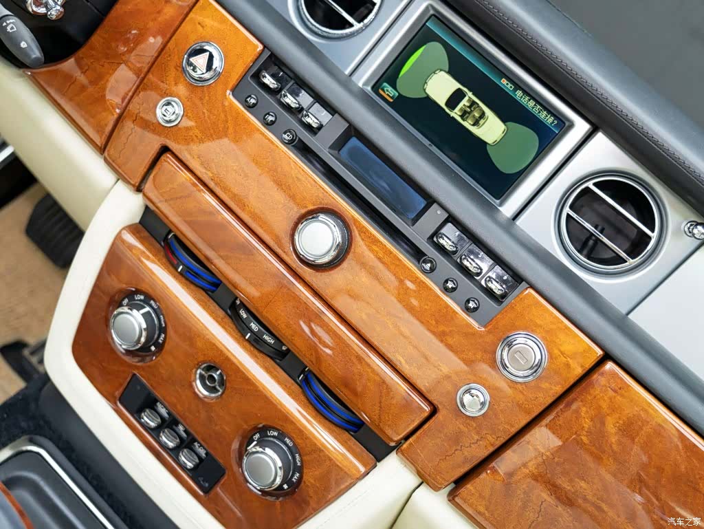 Rolls-Royce Phantom, 2009 13
