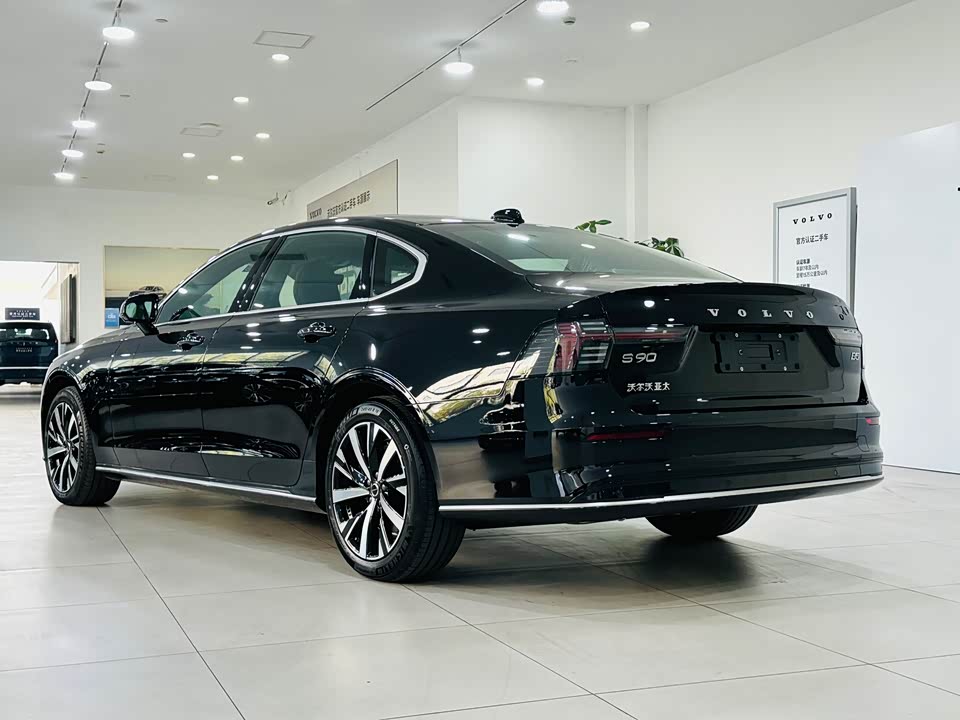 Volvo S90