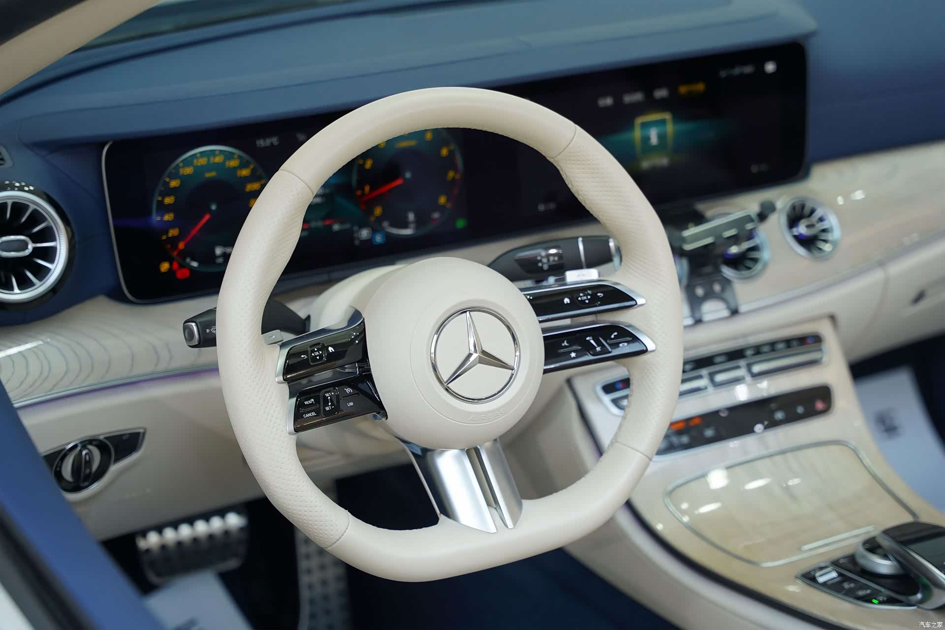Mercedes-Benz E-Class, 2023 18