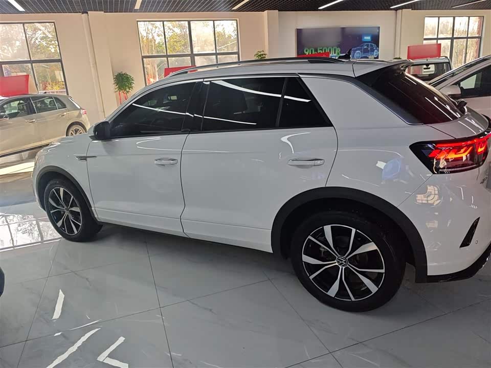 Volkswagen T-ROC exploring Songs