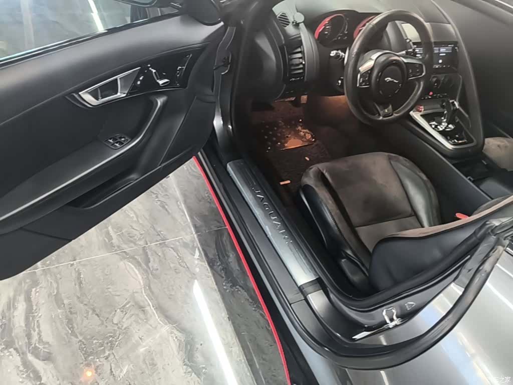 Jaguar F-TYPE, 2017 16