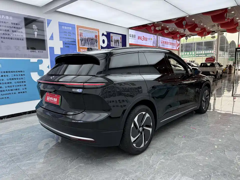 NIO ES6
