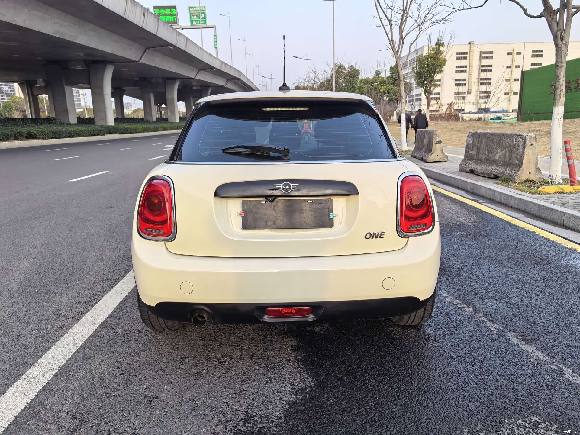 Mini ONE, 2018 14