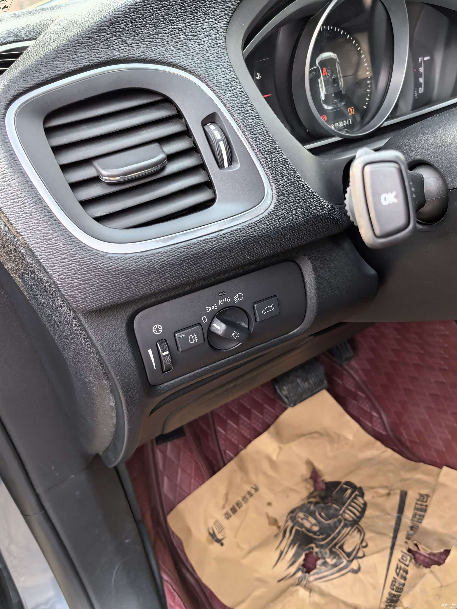 Volvo V40, 2018 19