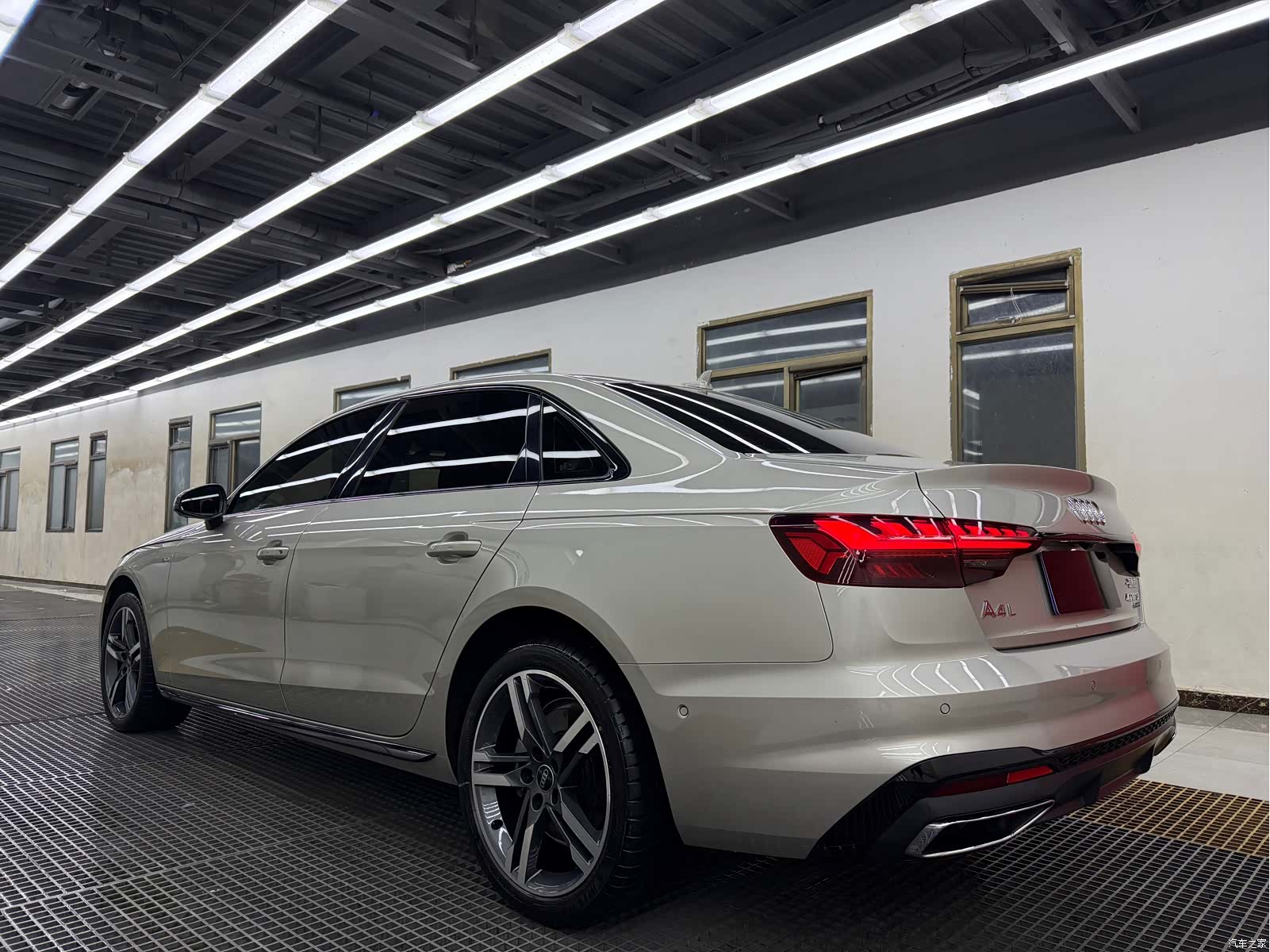 Audi A4L, 2022 6