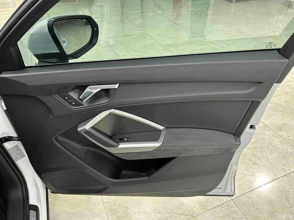 Audi Q3, 2022 12