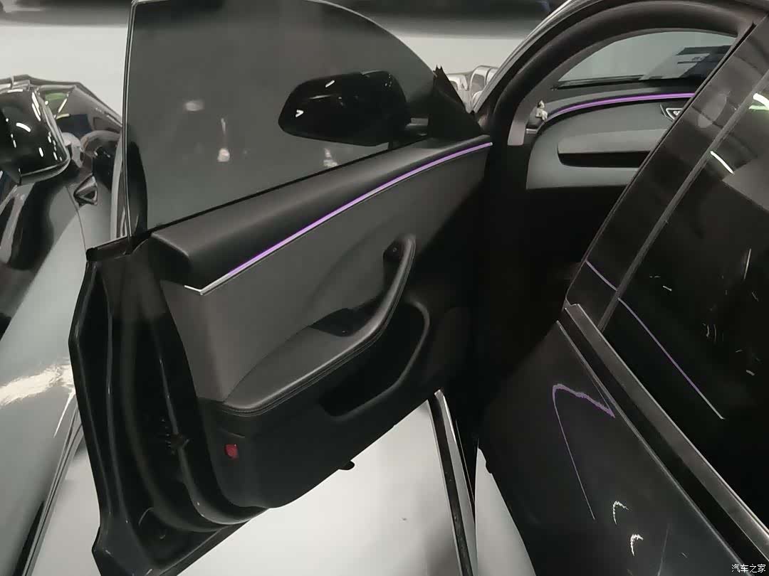Tesla Model 3, 2024 21