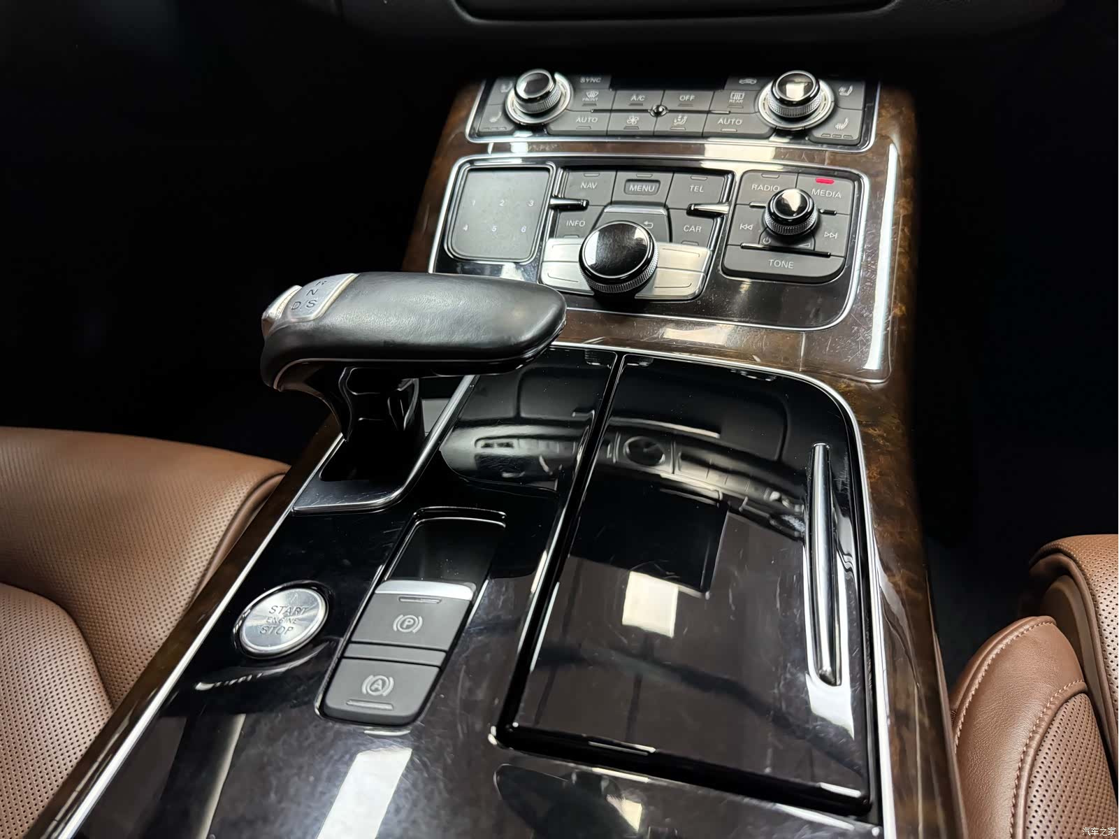Audi A8L, 2014 23