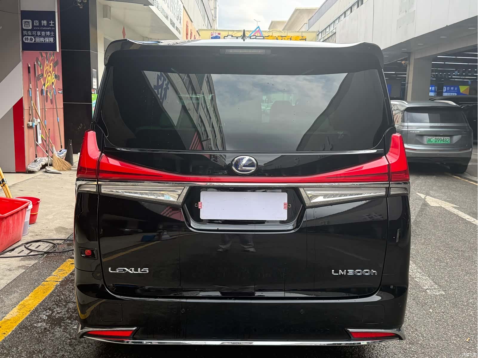 Lexus LM, 2022 все фото