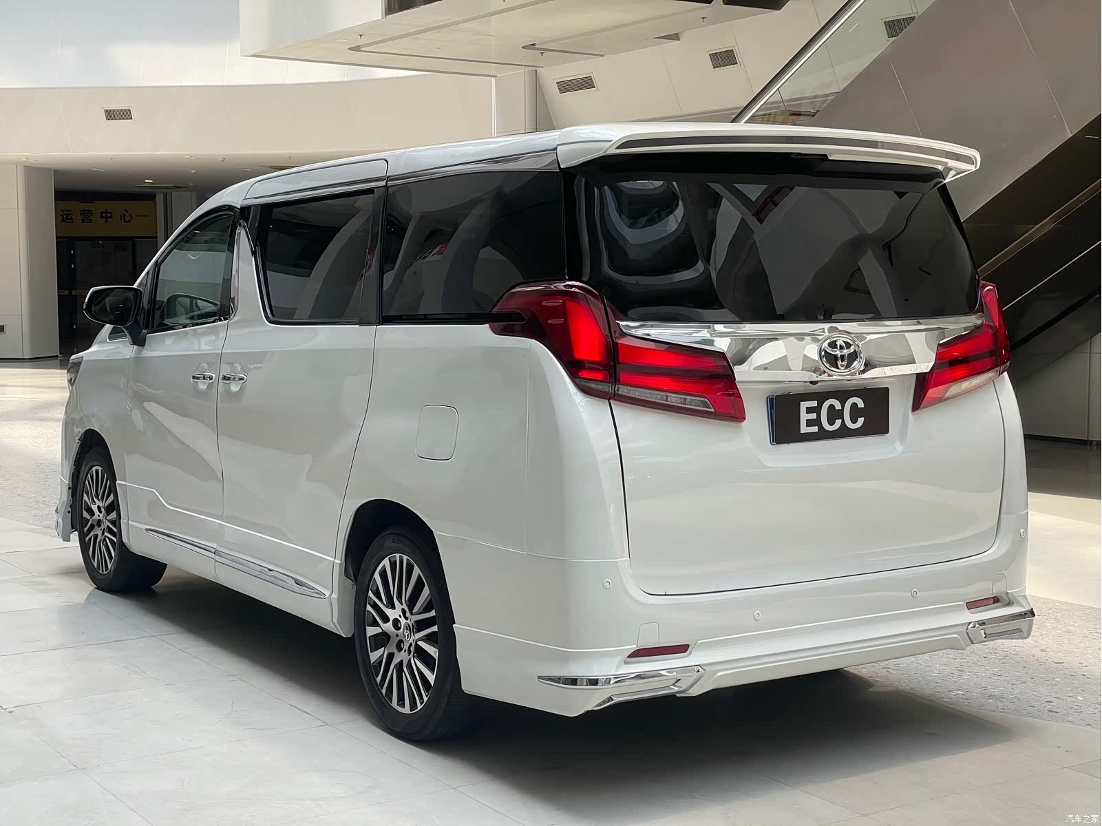 Toyota Alphard, 2011 7