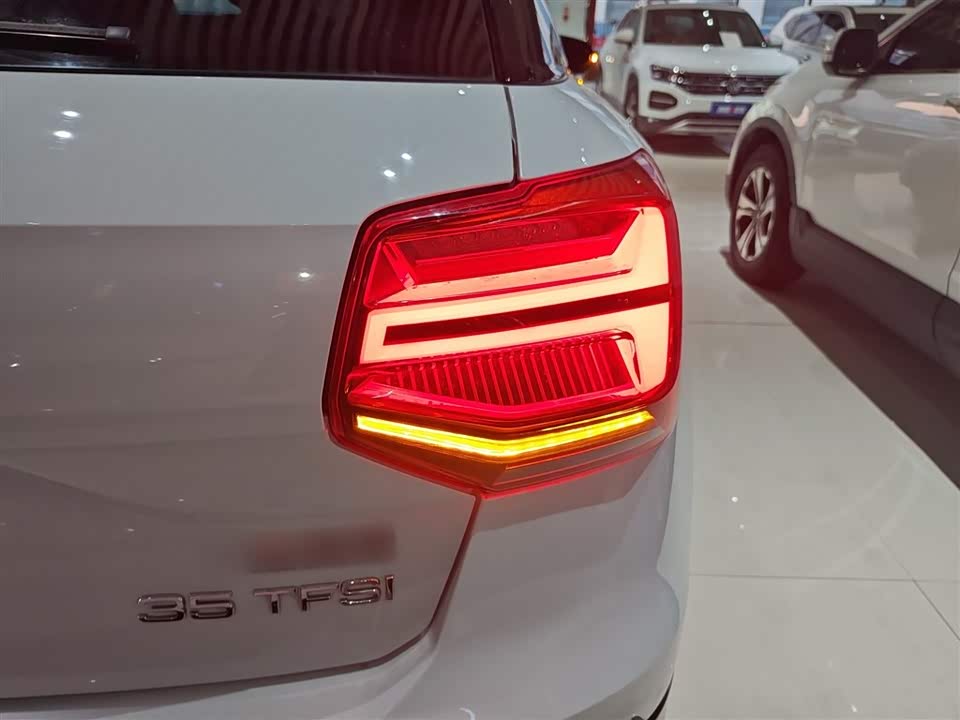 Audi Q2L
