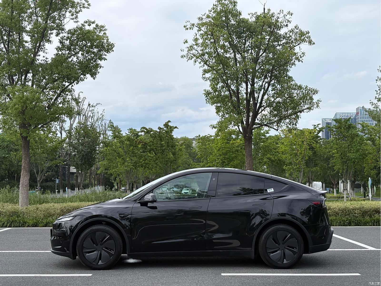 Tesla Model Y, 2026 15