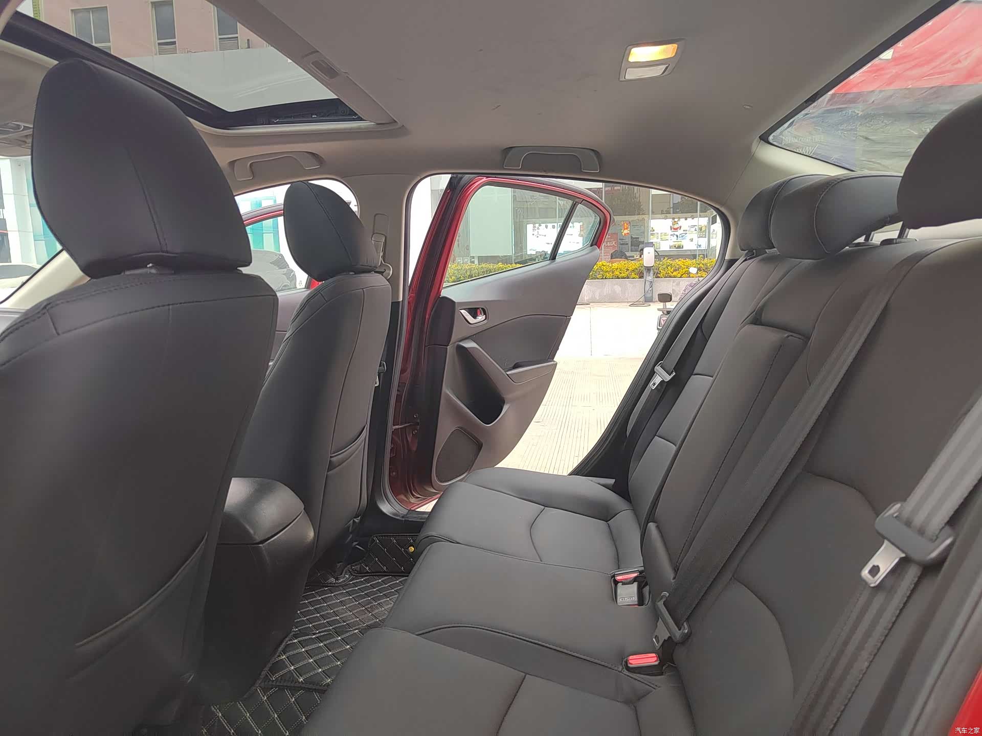 Mazda Mazda3, 2015 6