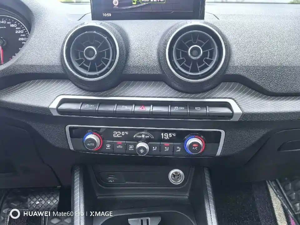 Audi Q2L Audi Q2L