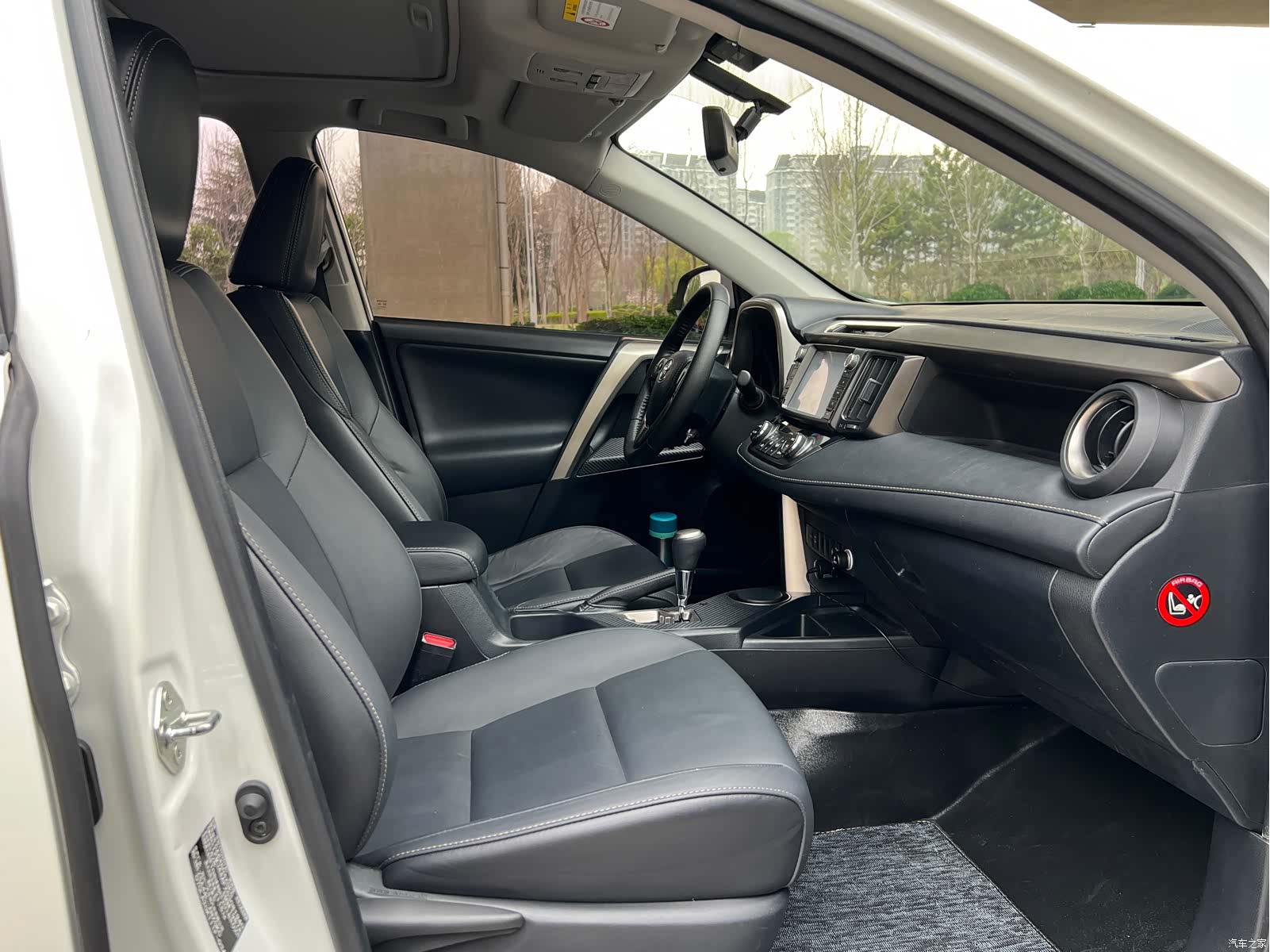 Toyota RAV4, 2016 11
