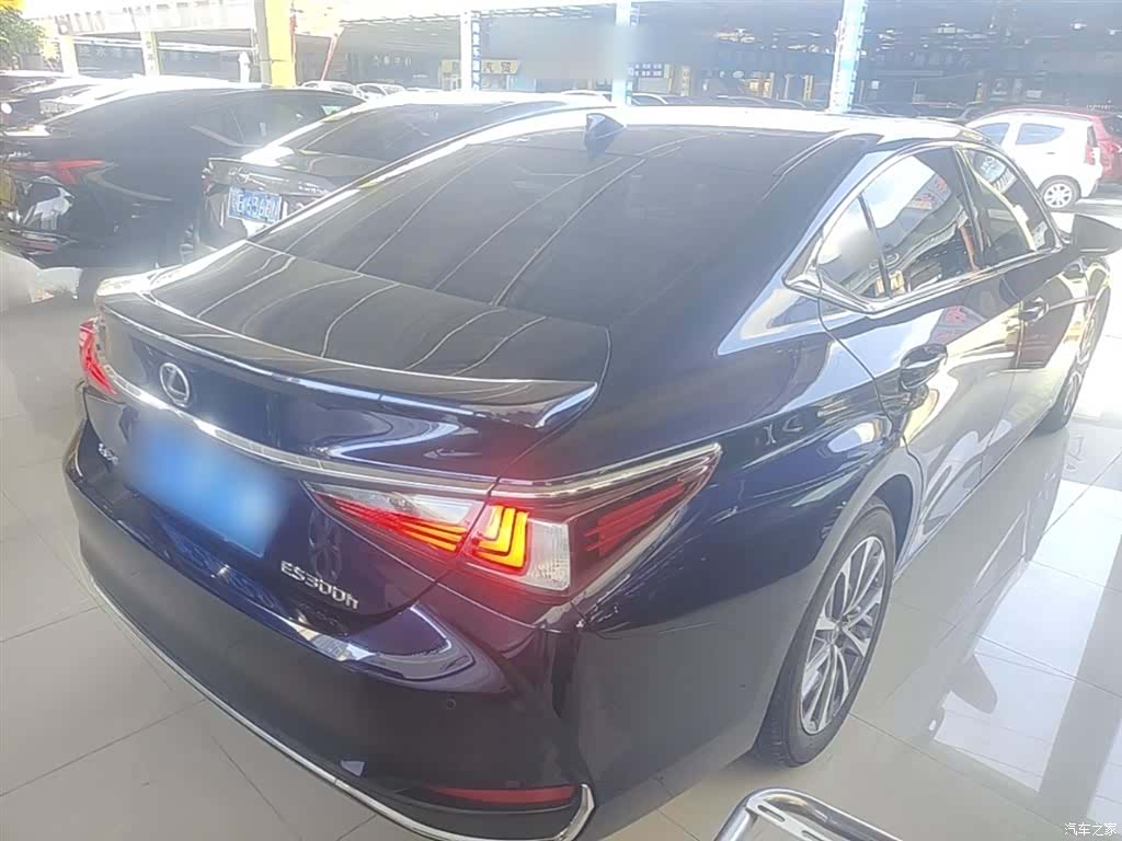 Lexus ES, 2023 7
