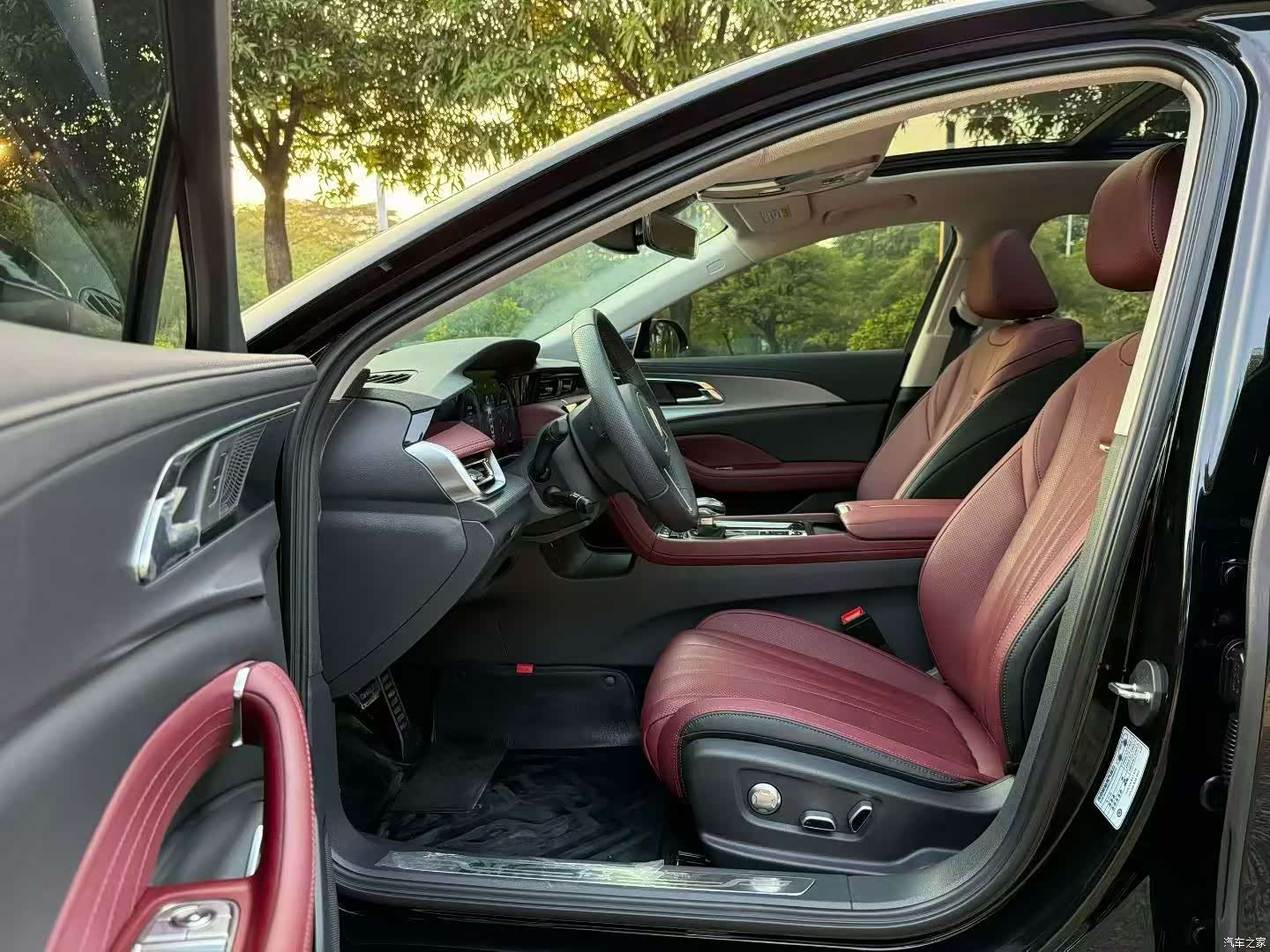 Hongqi H5, 2024 4