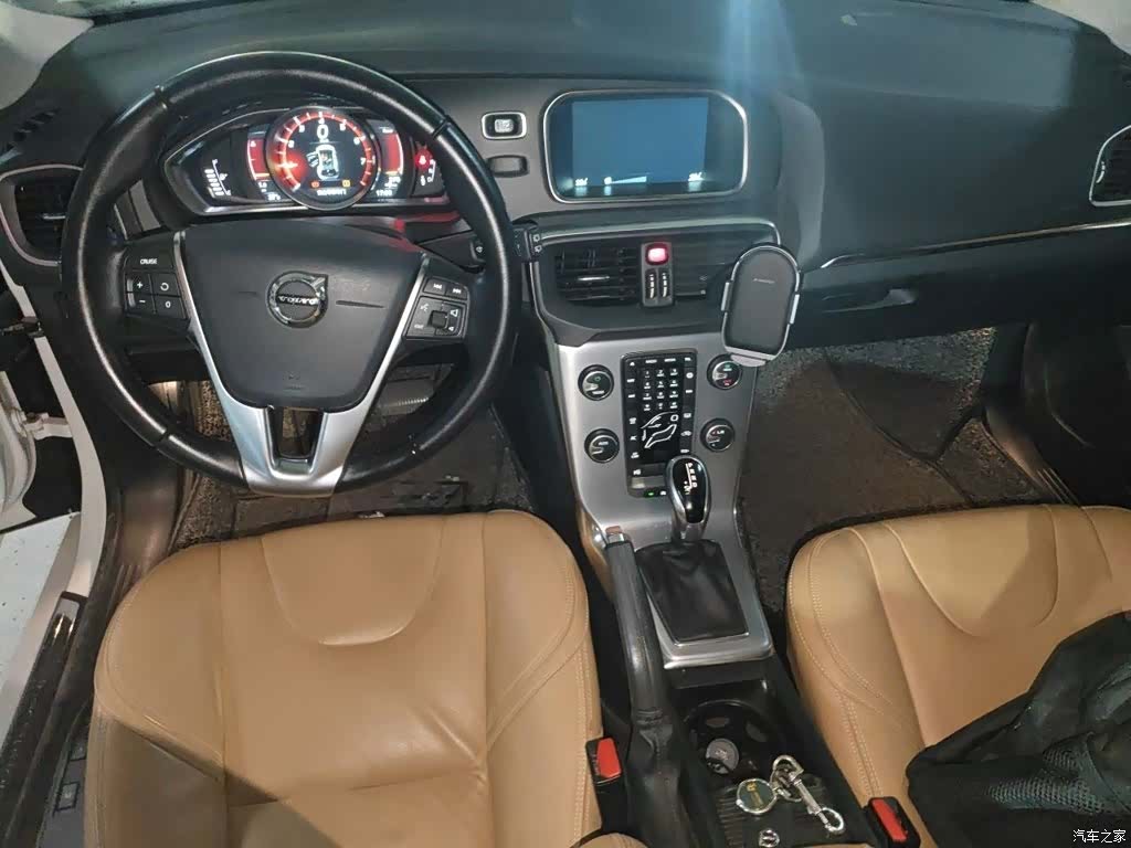 Volvo V40, 2016 13