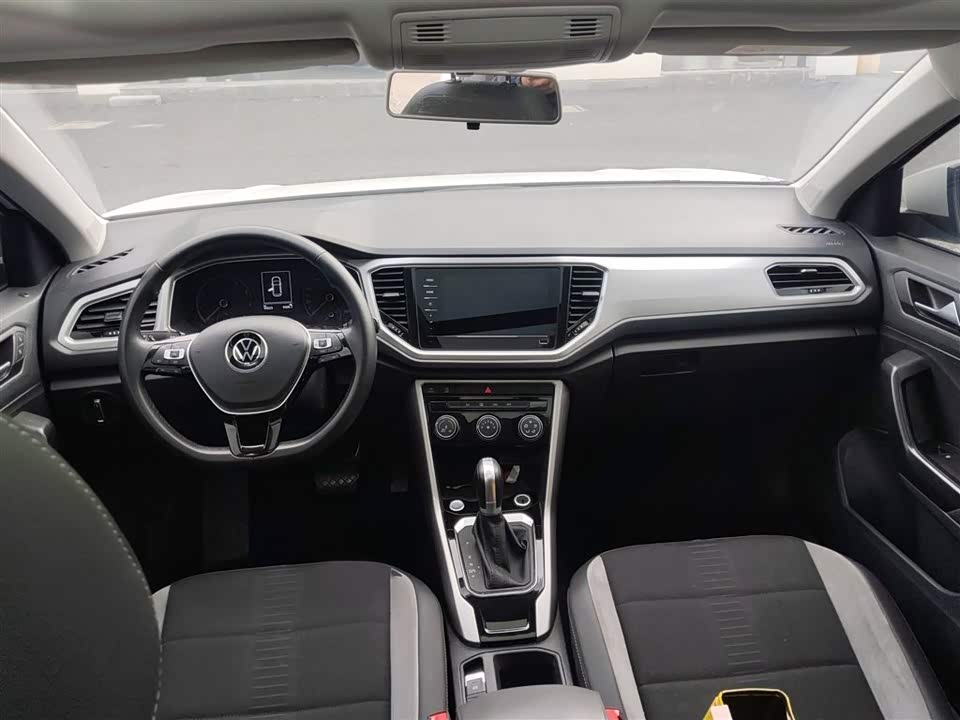 Volkswagen T-ROC exploring Songs