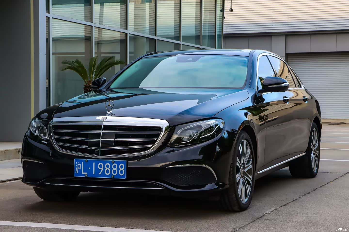 Mercedes-Benz E-Class, 2018 1