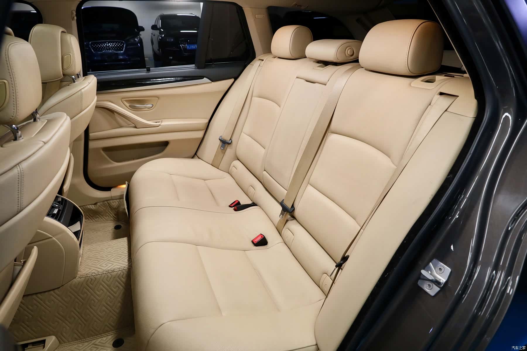 BMW 5 Series, 2012 11