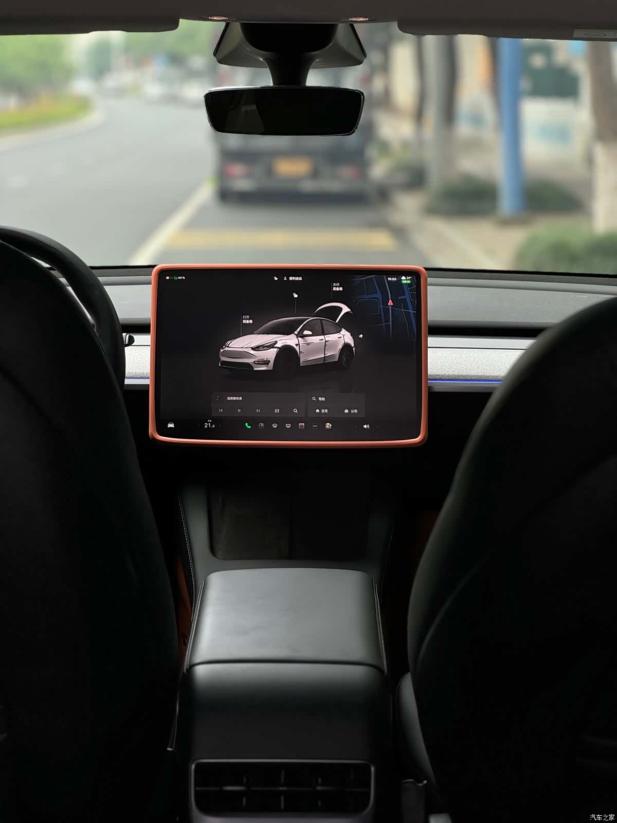 Tesla Model Y, 2022 все фото