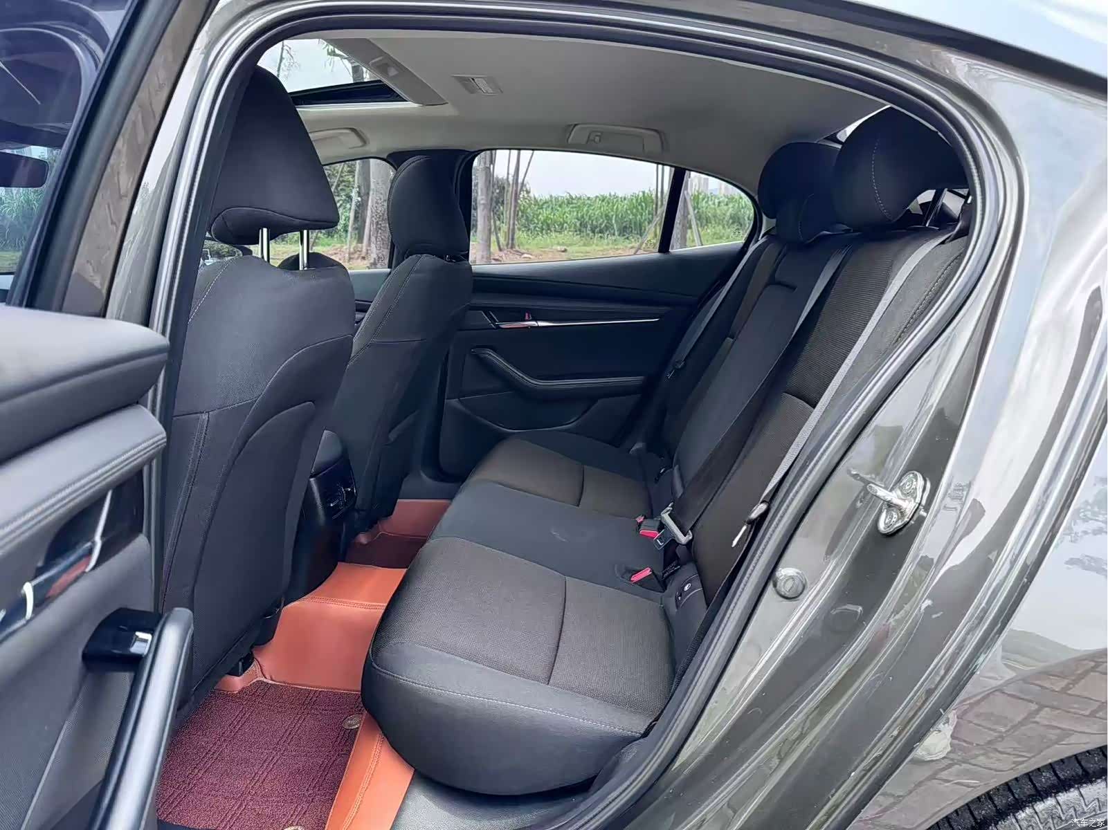 Mazda Mazda3, 2023 10