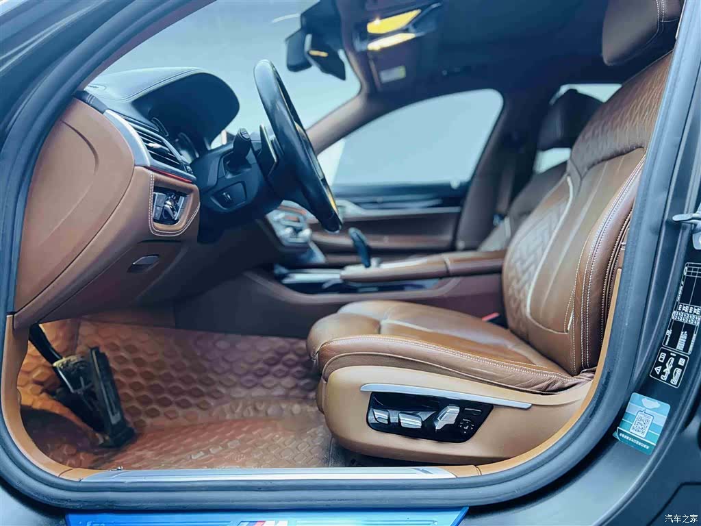 BMW 7 Series, 2019 все фото