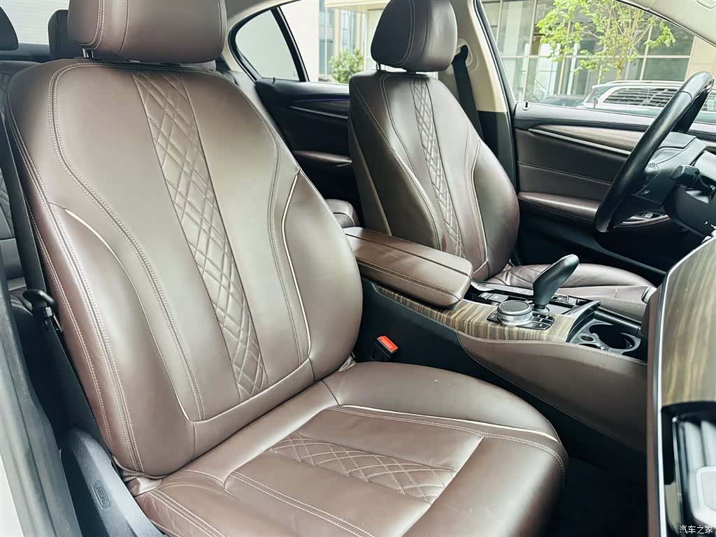 BMW 5 Series, 2018 7