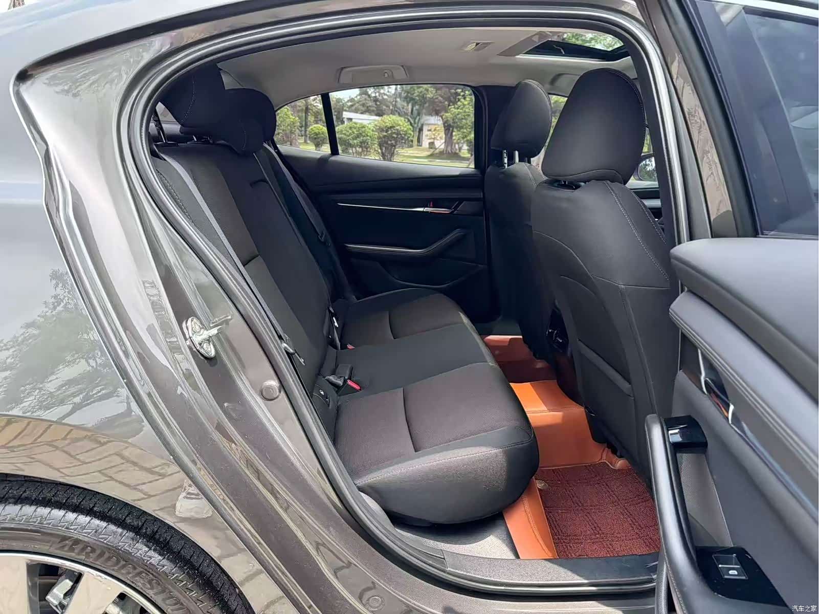 Mazda Mazda3, 2023 17