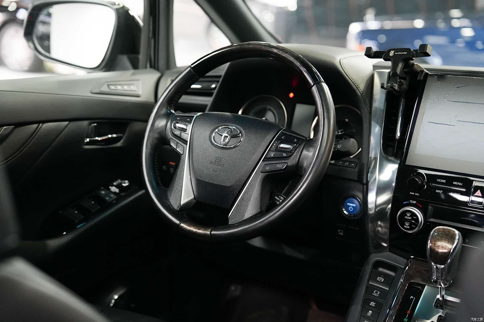 Toyota Alphard, 2022 36