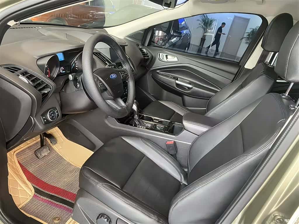 Ford Kuga, 2017 12