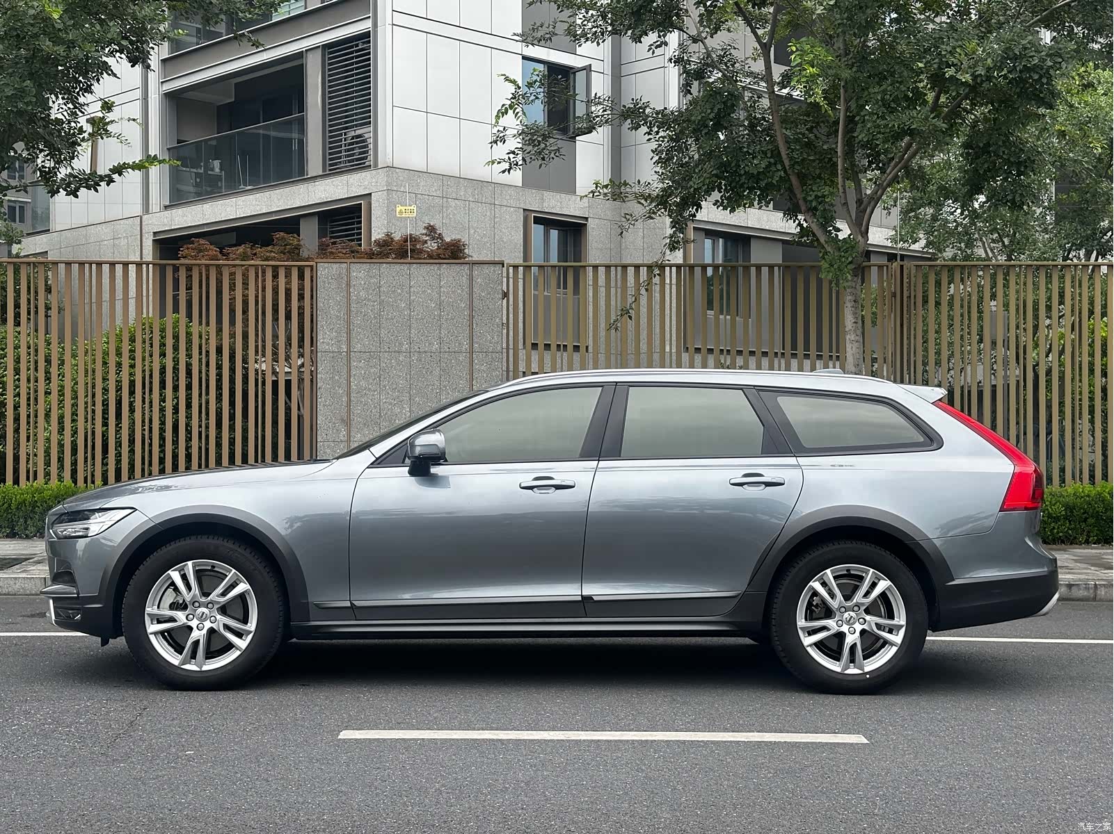 Volvo V90, 2019 4